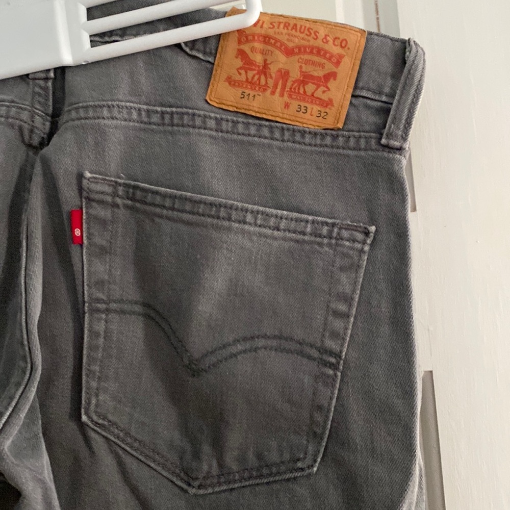 EUC Gray Levi’s 511 men’s size 33x32